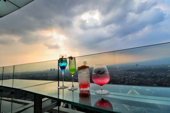 Trans Luxury Hotel