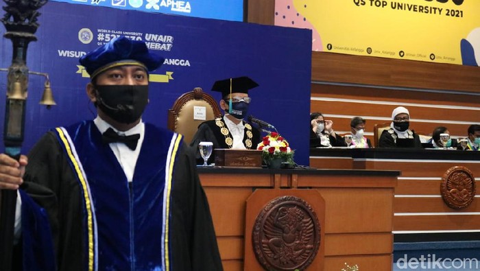 wisuda unair secara daring