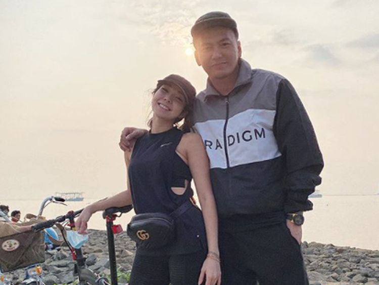 Gaya Gowes Gisel dan Luna Maya yang Lagi Senang Bersepeda