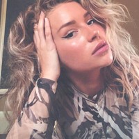 Hal tersebut diungkapkan Lottie dalam unggahan Instagram-nya baru-baru ini. Wanita 22 tahun itu mengaku lockdown membuatnya jadi versi terbaik dari dirinya sendiri. Foto: Instagram @lottiemossxo