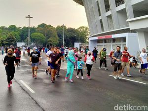 Bandel! Masih Ada Saja yang Bawa Anak-anak Masuk GBK