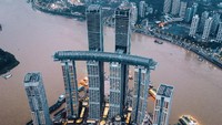 Bangunan ini telah dibuka sebagai tahap pertama kompleks Safdie Architects Raffles City Chongqing di China.