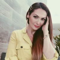 Belum tren drama Korea atau Thailand, telenovela menjadi tontonan orang-orang generasi 90an. Ada satu aktris yang perannya cukup dikenang hingga sekarang yakni Nora Salinas atau Tante Rambut Palsu di drama Carita de Angel. Foto: Instagram @norasalinastv