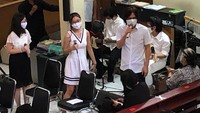 Sebelumnya, Once mengaku jika sang bunda bagaikan bintang dan sumber energi bagi keluarga. Foto: Asep Syaifulah