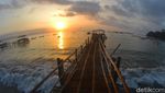 Begitu Cantik, Kala Matahari Terbit di Pantai Pangandaran