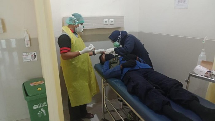 Petugas Damkar Dipukul di Makassar