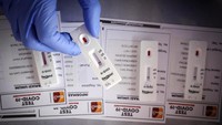 Dalam tes cepat yang berlangsung tertib ini, seluruh peserta dinyatakan non-reaktif alias negatif dari virus Corona.