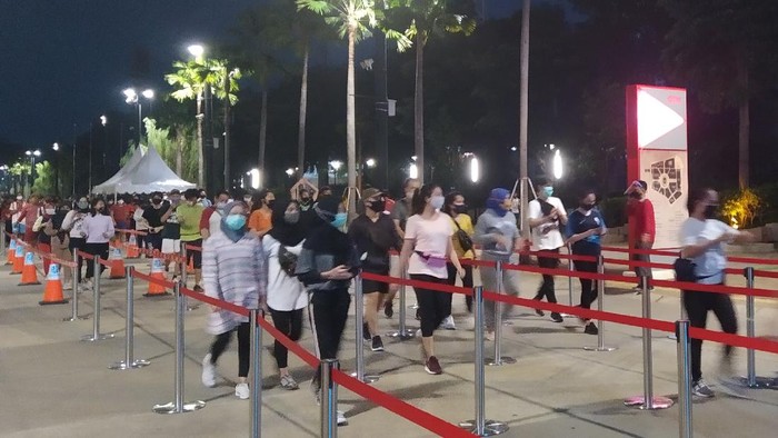 Suasana kawasan GBK malam hari Suasana kawasan GBK malam hari, Minggu (28/6/2020).