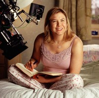 Renee Zellweger menaikkan berat badan untuk perannya sebagai Bridget di film Bridget Jones: The Edge of Romance. Setiap harinya dia makan sebanyak 4.000 kalori sehingga ukuran bajunya naik dari 4 menjadi 14. Foto: Miramax Films