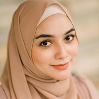 Citra Kirana jadi pendatang baru dalam nominasi wanita tercantik di dunia 2020. Wajah cantik wanita berhijab ini memang membuat adem dan dia pun piawai berakting. Foto: instagram @hakimyusufl