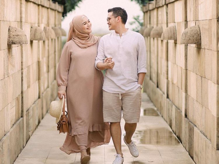 8 Gaya Citra Kirana Serba Pastel Saat Foto Hamil, Mesra dengan Rezky Aditya