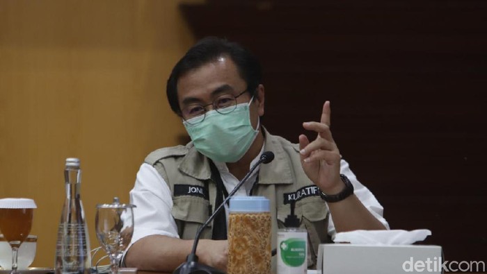 Beredar kabar bahwa pasien yang masuk ke RSU dr Soetomo selalu di-COVID-19kan atau diberi status pasien Corona. Direktur Utama RSU dr Soetomo, dr Joni Wahyuhadi membantah kabar tersebut.