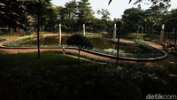 Sebelum pandemi COVID-19, taman ini menjadi destinasi yang sering dikunjungi warga ibu kota.