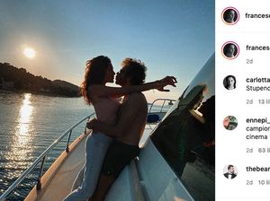 Mengintip Liburan Mesra Valentino Rossi Bersama Pacar Seksinya