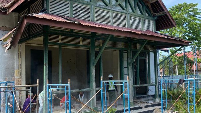gedung Controller situs cagar budaya peninggalan zaman Belanda di Kabupaten Siak, Riau.