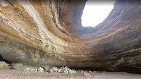 Gua ini jadi incaran turis-turis karena keunikannya yang berada di dalam gua. (google maps)