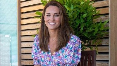 Foto: Pesona Kate Middleton Pakai Baju Buatan Label Asal Bali