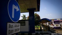 Sejumlah bus tampak terparkir di kawasan Terminal Jatijajar, Depok, Jawa Barat.