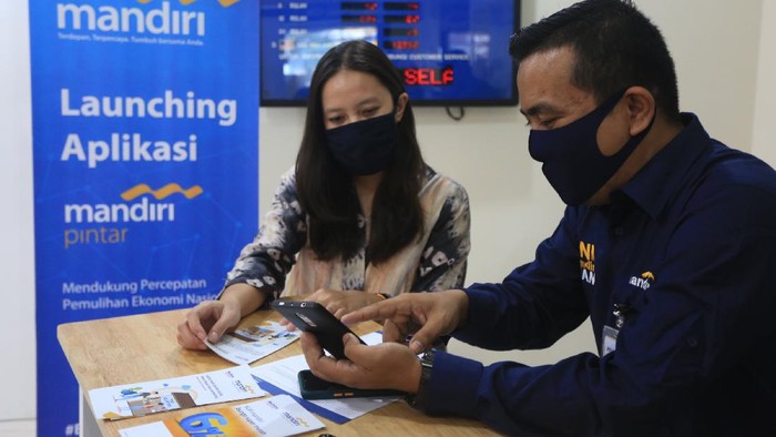 Kini Pengajuan Kredit Mikro Bisa Online Sebagai bagian dari program Mandiri Digital, Bank Mandiri meluncurkan aplikasi Mandiri Pintar. Aplikasi ini untuk pengajuan kredit mikro secara online.