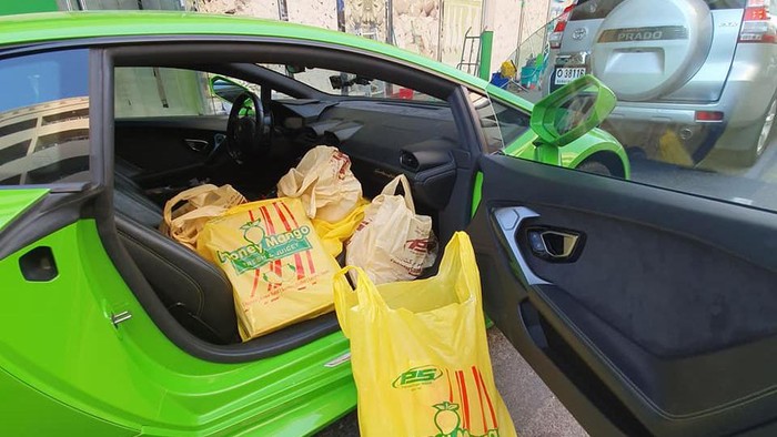 Lamborghini angkut mangga di Dubai