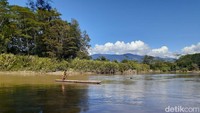 Sungai di Lembah Baliem menjadi salah satu transportasi warga Suku Dani. (Hari Suroto/Istimewa)