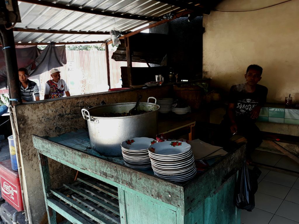 Penganiayaan Anjing  di Bali Ada Mitos Daging Anjing  Lebih 