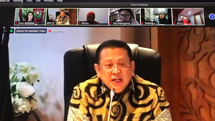 MPR dan Kowani Gelar Diskusi Virtual di Hari Keluarga Nasional MPR dan Kongres Wanita Indonesia (Kowani) mengadakan diskusi virtual. Diskusi itu digelar dalam rangka peringati Hari Keluarga Nasional.