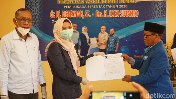 Penyerahan dukungan PAN ke pasangan bakal cabup-wabup Demak Eisti-Jos, Senin (29/6/2020)