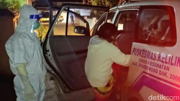 proses evakuasi pasien saat dibawa ke rumah sakit