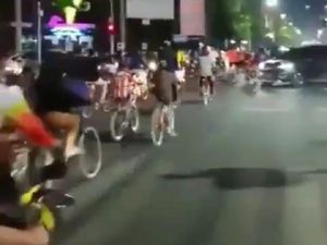 Bikin Kesal, Viral Rombongan Pesepeda Cuek Terobos Lampu Merah