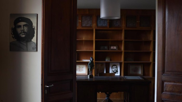 Rumah Kelahiran Che Guevara Dijual, Begini Penampakan Jeroannya Rumah kelahiran tokoh revolusi Dunia, Che Guevara, dijual di kawasan Argentina. Seperti apa penampakan bagian dalam bangunan tersebut? Yuk, lihat.