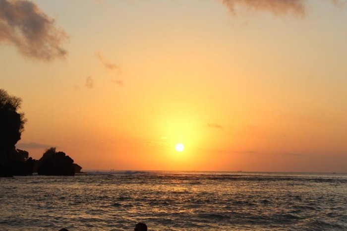 Senja yang Syahdu di Pantai Padang Padang Bali
