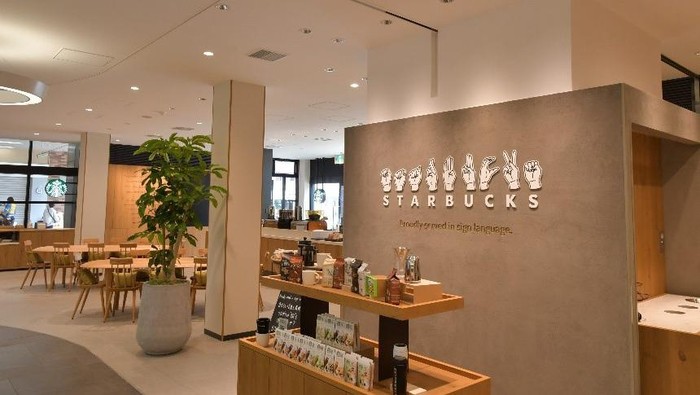 Starbucks tunarungu di Jepang