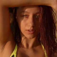 Orang berasumsi bahwa Only Fans hanya untuk konten eksplisit. Tapi secara personal aku menggunakan situs tersebut untuk konten di balik layar. Di halamanku, aku mengunggah foto lingerie, dan video di balik layar pekerjaanku sebagai model, jelas Teagan, seperti dikutip dari The Sun. Foto: Instagram