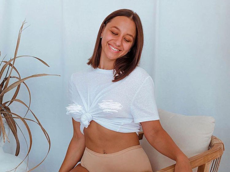 Foto: Mantan Pelayan Cantik yang Jadi Kontroversi karena Alih Profesi