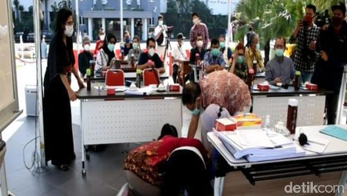 wali kota risma sujud