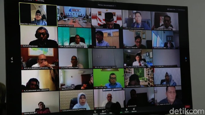 webinar bupati anas dan peserta Pelatihan Kepemimpinan Nasional (PKN) Tingkat II dari seluruh Indonesia