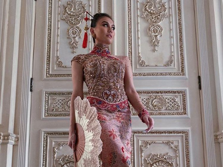 Heboh Agnez Mo Lamaran Usai Unggah Foto dengan Cheongsam, Ini Faktanya