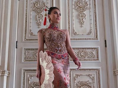 Heboh Agnez Mo Lamaran Usai Unggah Foto dengan Cheongsam, Ini Faktanya
