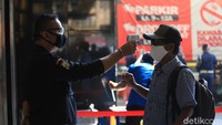 Hari ini, aktivitas di Pasar Tanah Abang masih berlangsung normal.