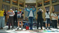 Seperti diketahui, Parlemen China mengesahkan Undang-undang keamanan nasional Hong Kong pada hari Selasa (30/6/2020). Disahkannya UU kontroversial tersebut memicu gelombang aksi dari massa pro-demokrasi serta massa pro-China di kawasan Hong Kong. AP Photo/Vincent Yu.