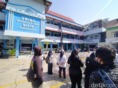 Demo di Universitas Islam Batik (Uniba) Solo, Selasa (30/6/2020).