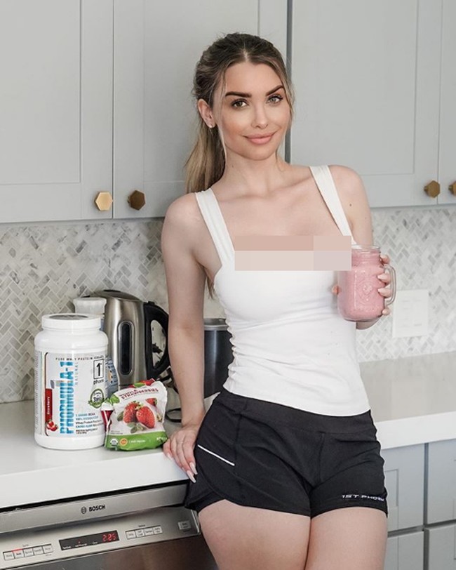 Penampilan seksinya juga pernah muncul di beberapa sampul majalah pria dewasa seperti Maxim Australia, FHM, GQ dan Esquires. Foto: Instagram/@emilysears