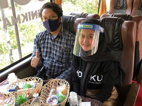 Kreatif! Bus Pariwisata Disulap Jadi 'Kafe Keliling'