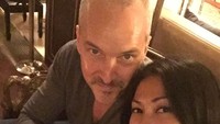 Dinner romantis jadi kegiatan rutin yang dilakukan Anggun dan suaminya. Di negara paling romantis ini, Anggun banyak menghabiskan waktu untuk dinner bersama suami tercinta. Foto: instagram @anggun_cipta