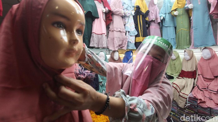 Per 1 Juli 2020, Pasar Tanah Abang kembali ditutup. Hal itu terkait penemuan kasus positif virus Corona (COVID-19).