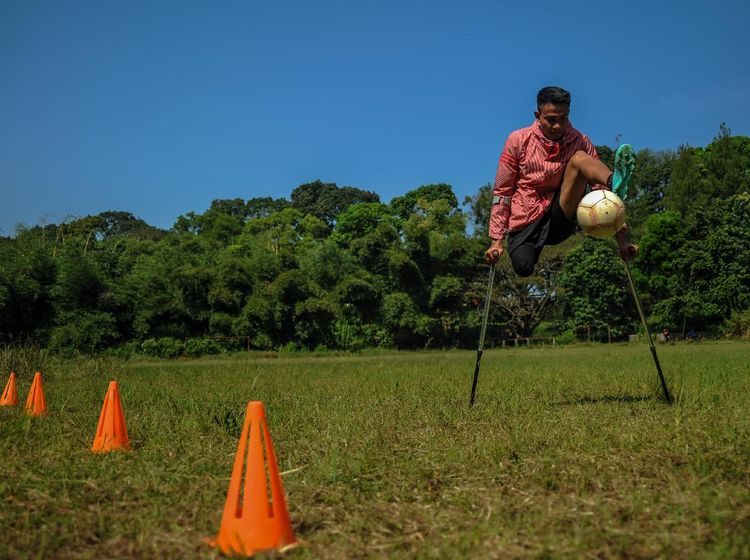 Semangat Atlet Timnas Indonesia Amputee Football Berlatih