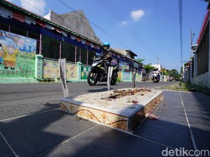 Makam-makam Tak Biasa di Jalanan Solo
