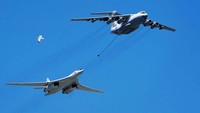 MOSCOW, RUSSIA - JUNE 24: Tupolev Tu-22M3 long-range strategic bombers and a Tu-160 strategic bomber fly over Red Square during the Victory Day military parade in Red Square marking the 75th anniversary of the victory in World War II, on June 24, 2020 in Moscow, Russia. The 75th-anniversary marks the end of the Great Patriotic War when the Nazis capitulated to the then Soviet Union.  (Photo by Mikhail Voskresenskiy - Host Photo Agency via Getty Images )