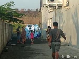 Ada Botol Bau Bensin yang Diamankan dari Tas Terduga Pembakar Mobil Via Vallen